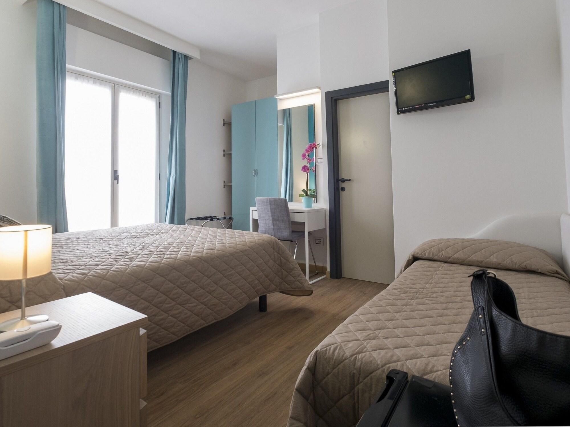 Hotel Levante Rimini Exterior photo