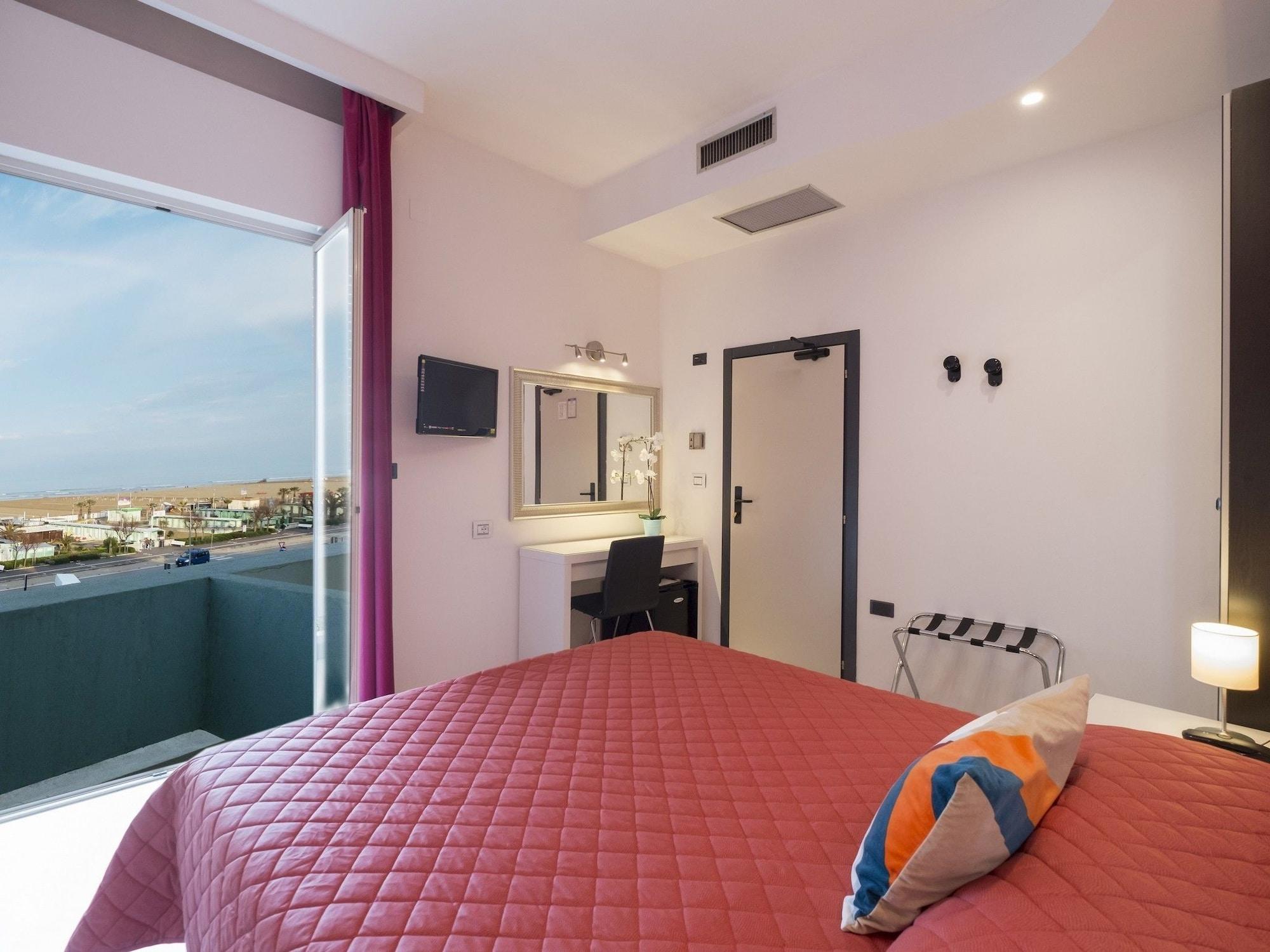 Hotel Levante Rimini Exterior photo