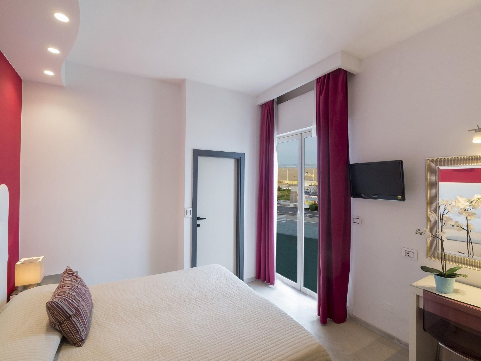 Hotel Levante Rimini Exterior photo