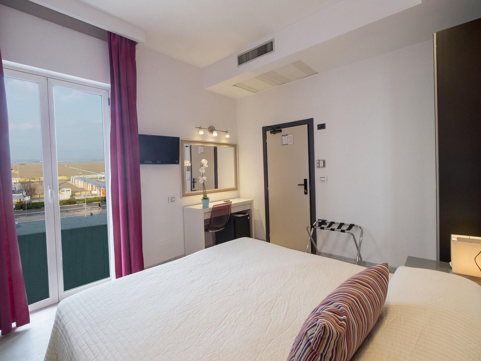 Hotel Levante Rimini Exterior photo