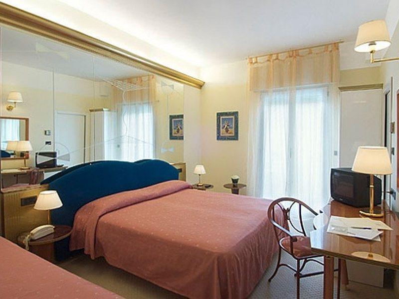 Hotel Levante Rimini Exterior photo
