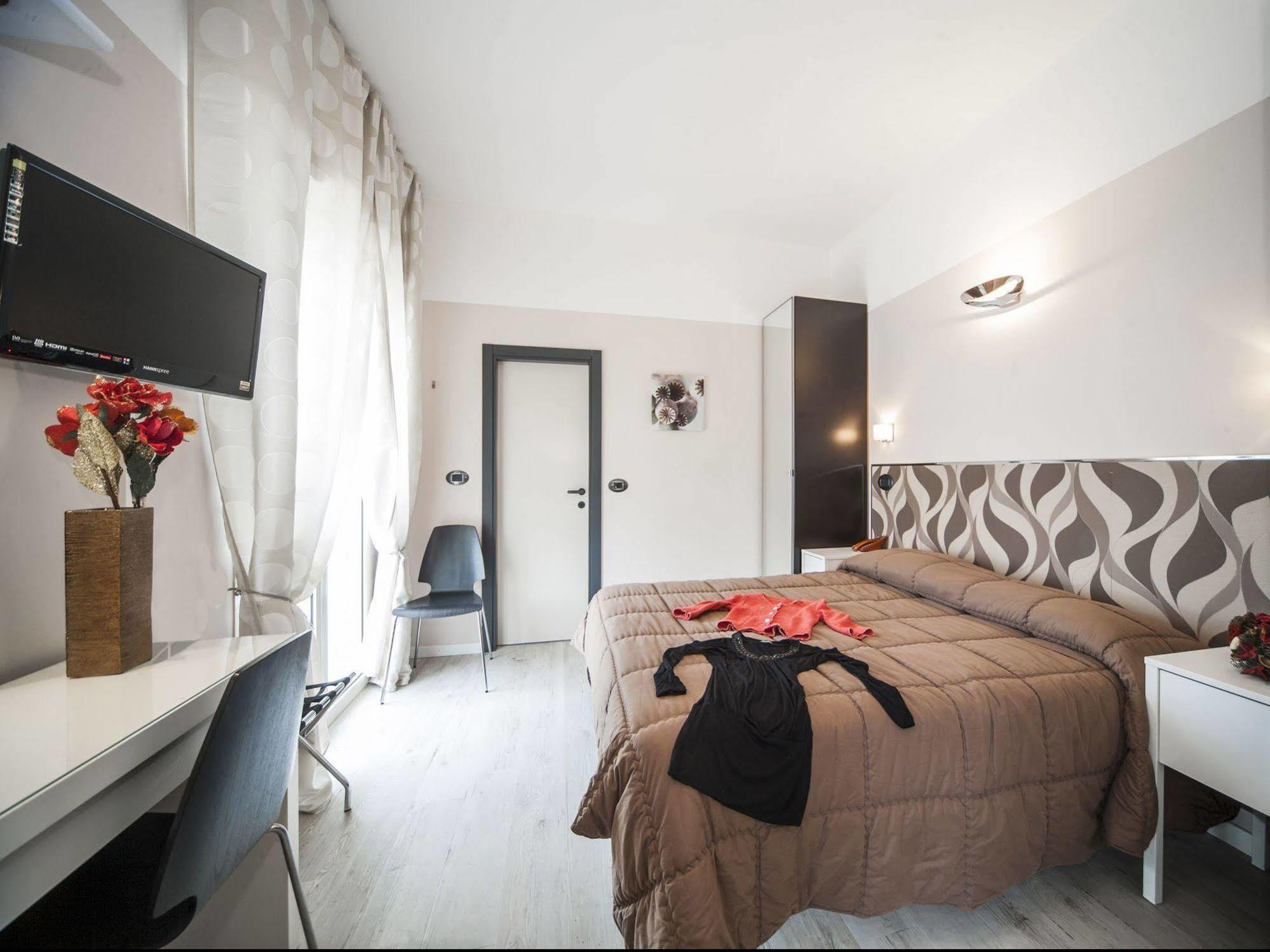 Hotel Levante Rimini Exterior photo
